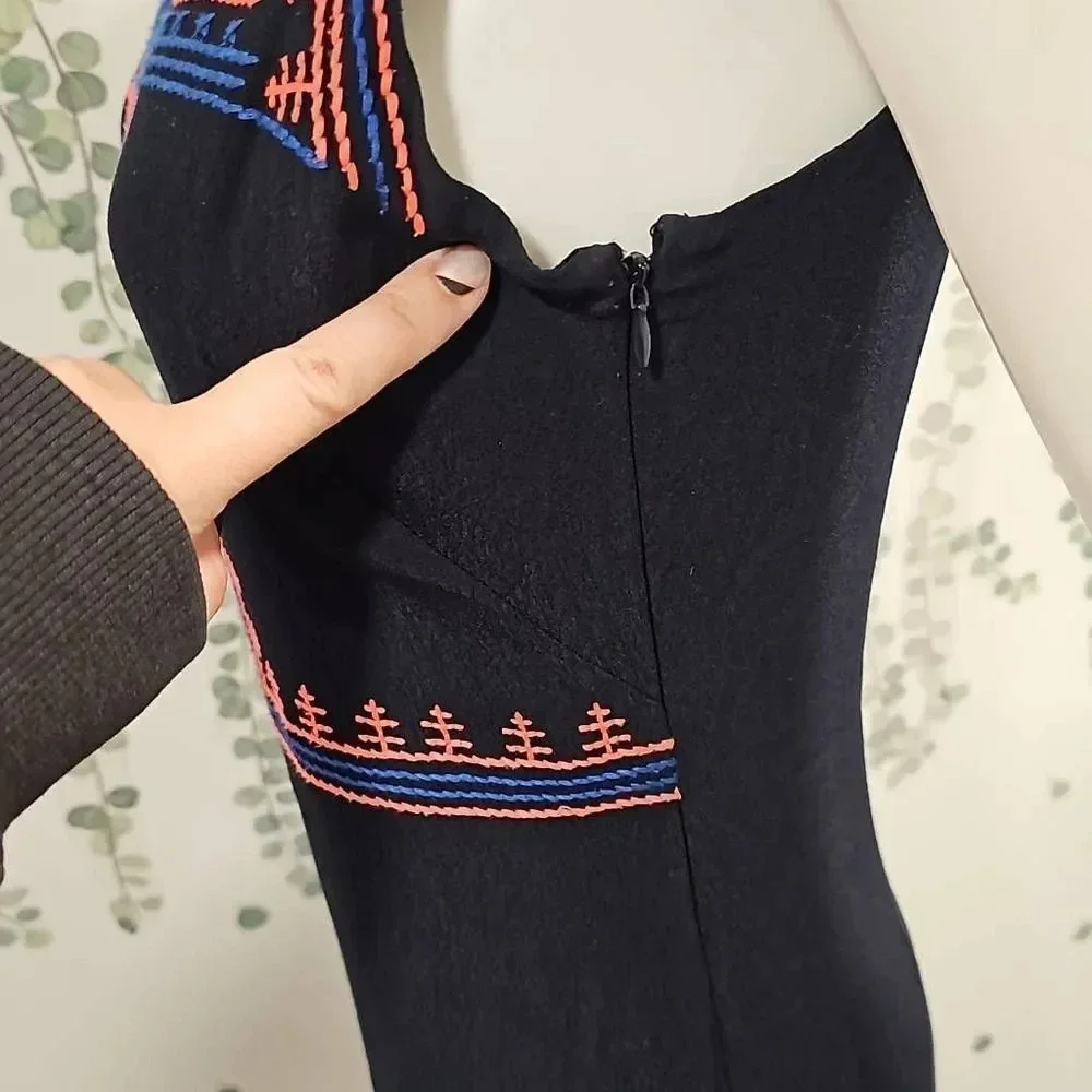 Gianni Bini Women's Embroidered Dress Size small Black Multicolor Sleeveless